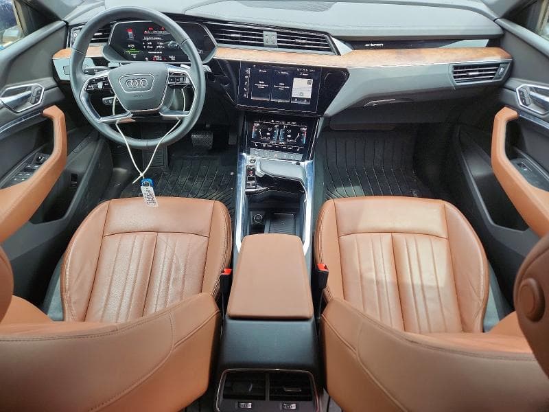 2022 AUDI E-TRON PREMIUM 8