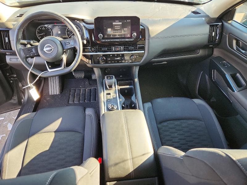 2025 NISSAN PATHFINDER SV 8