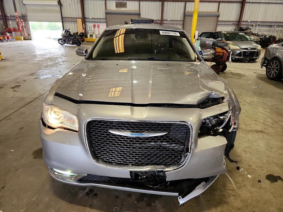 2017 CHRYSLER 300C 5