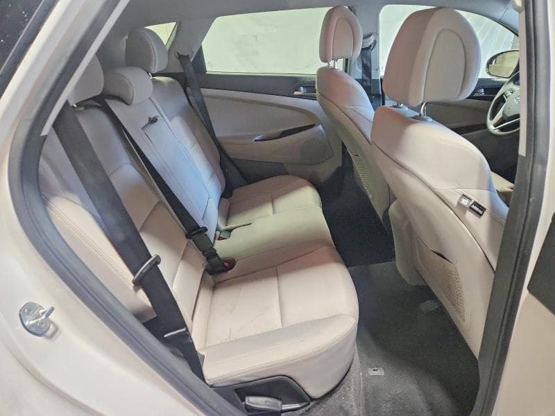 2017 HYUNDAI TUCSON SE 11