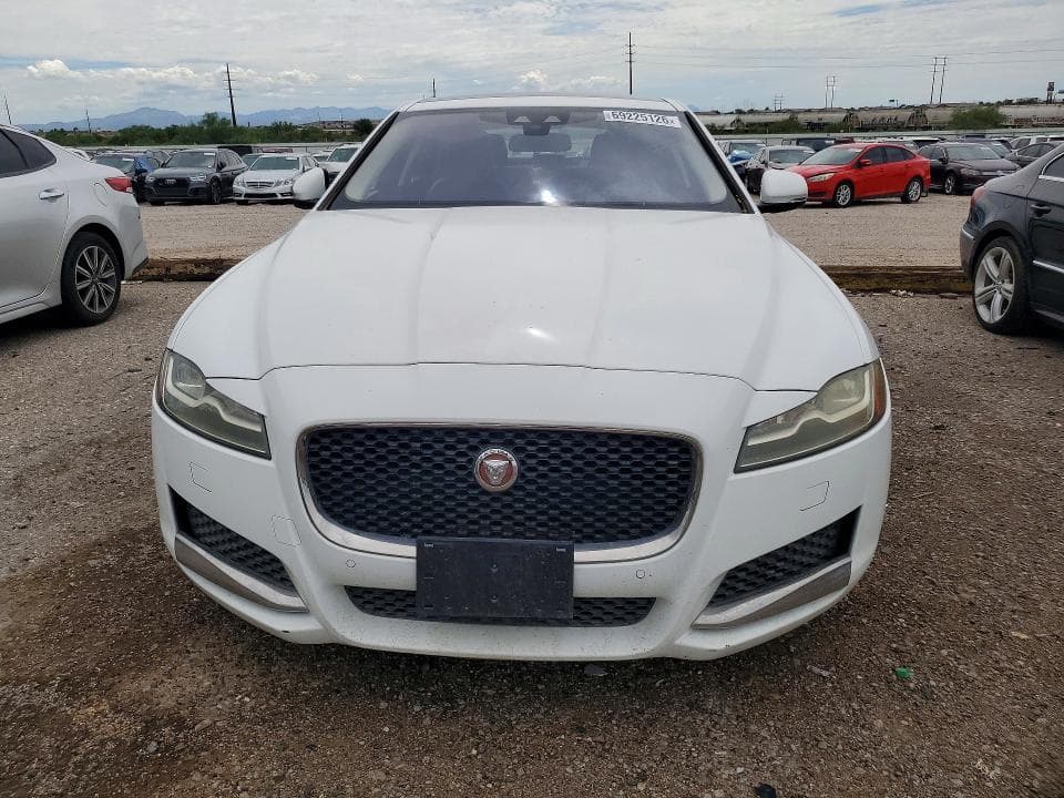 2017 JAGUAR XF PREMIUM 5