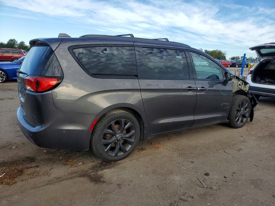2019 CHRYSLER PACIFICA LIMITED 3