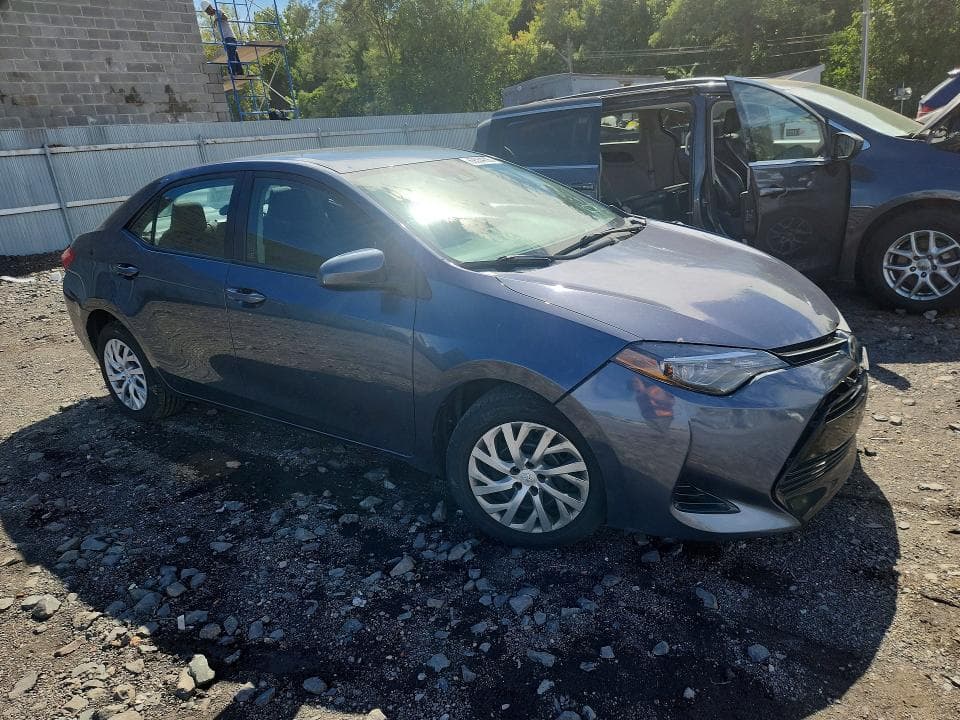 2017 TOYOTA COROLLA LE 4