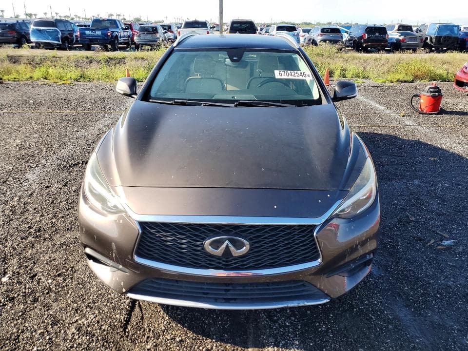 2019 INFINITI QX30 LUXE 5