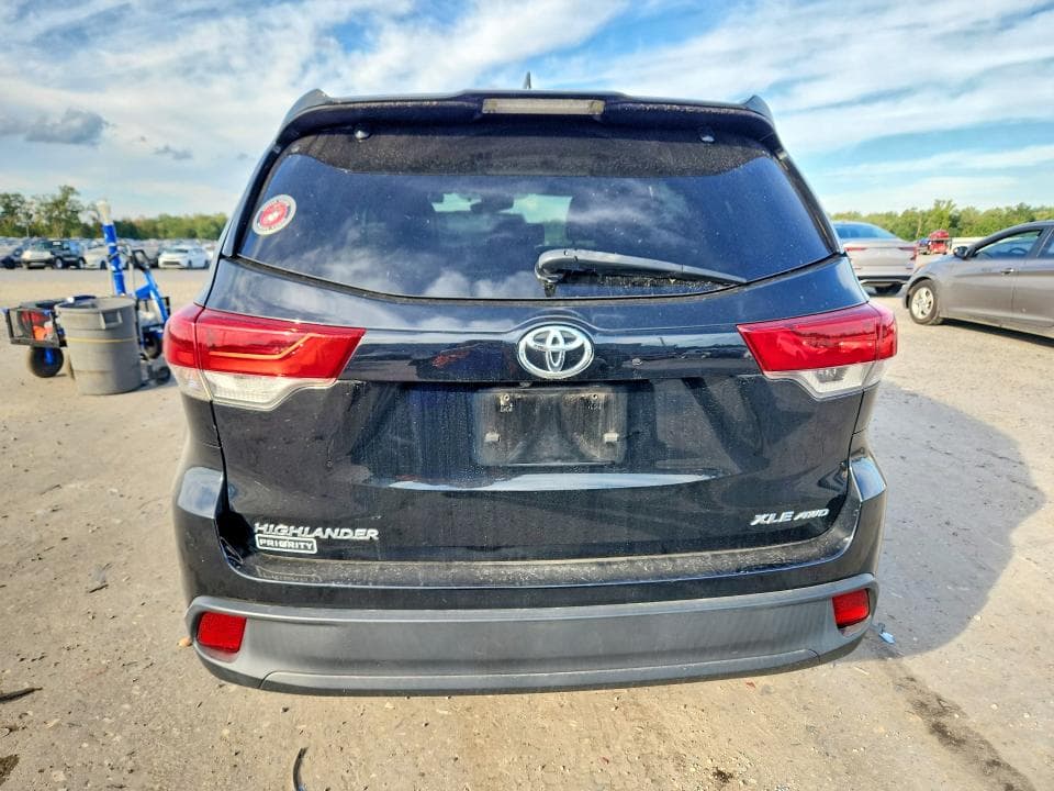 2017 TOYOTA HIGHLANDER XLE 6