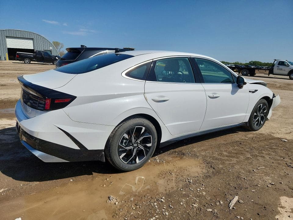 2025 HYUNDAI SONATA SEL 3