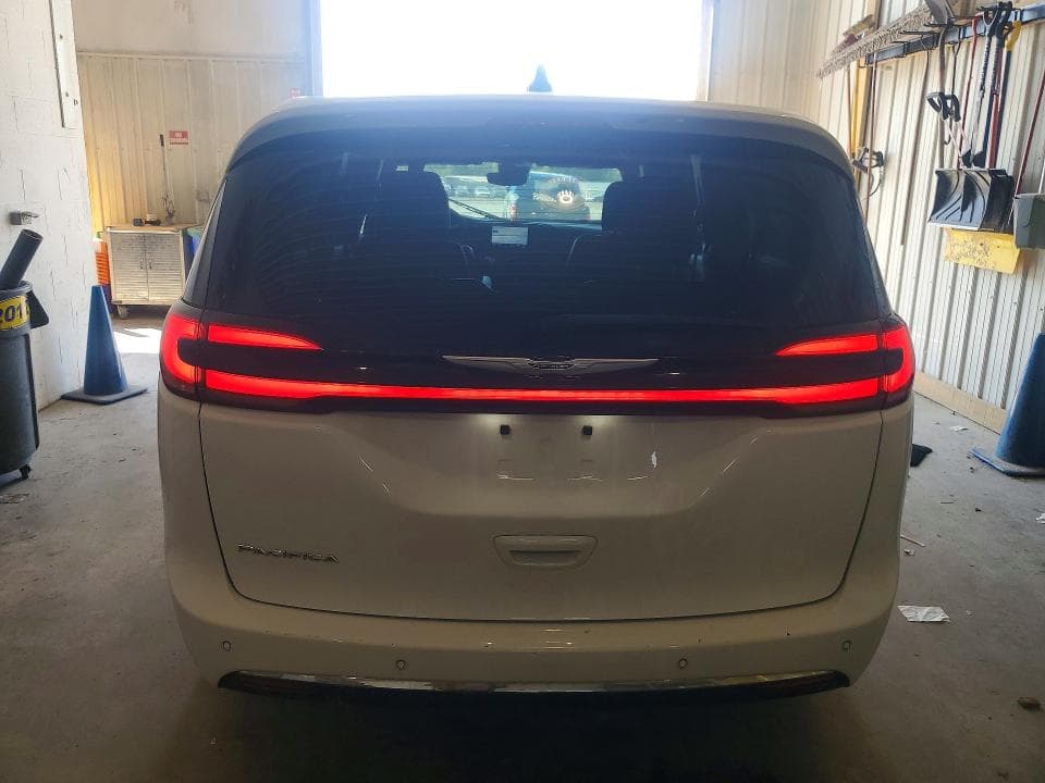 2025 CHRYSLER PACIFICA SELECT 6