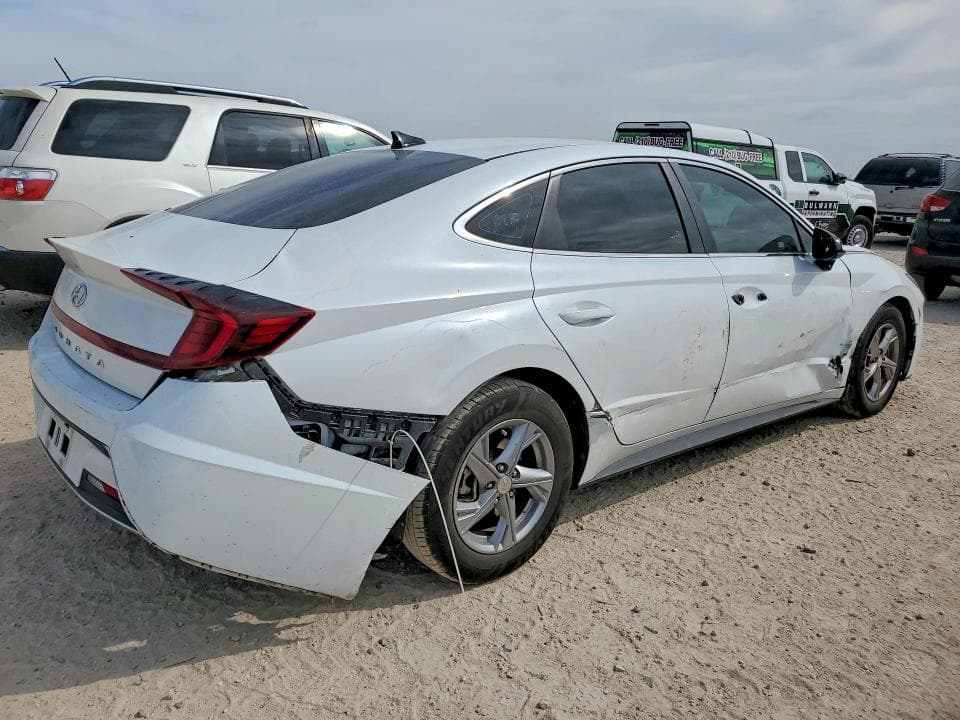 2022 HYUNDAI SONATA SE 3