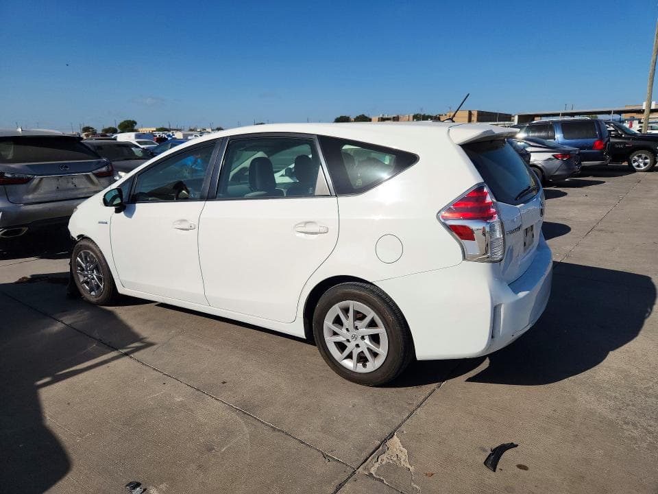 2017 TOYOTA PRIUS V TWO 2