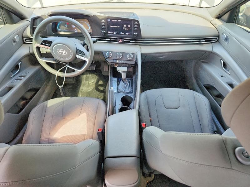 2024 HYUNDAI ELANTRA SE 8