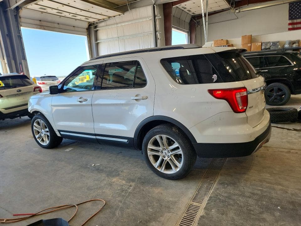 2017 FORD EXPLORER XLT 2
