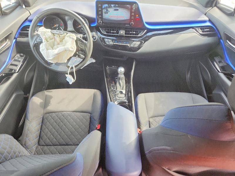 2021 TOYOTA C-HR XLE 8
