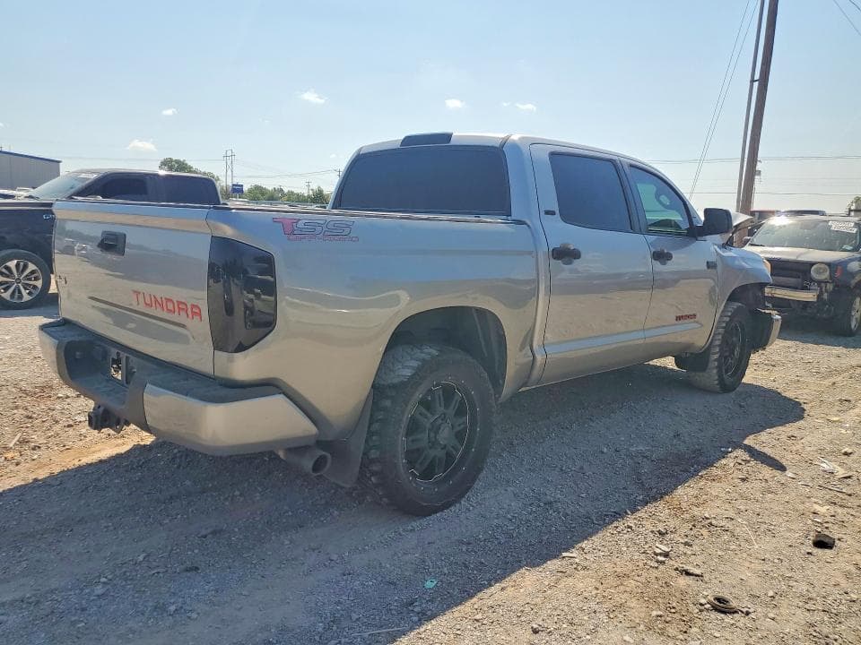 2017 TOYOTA TUNDRA SR5 3
