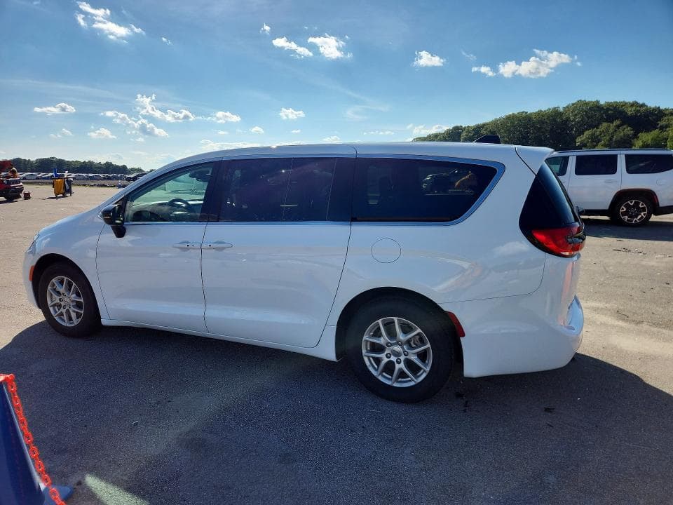 2024 CHRYSLER PACIFICA TOURING L 2