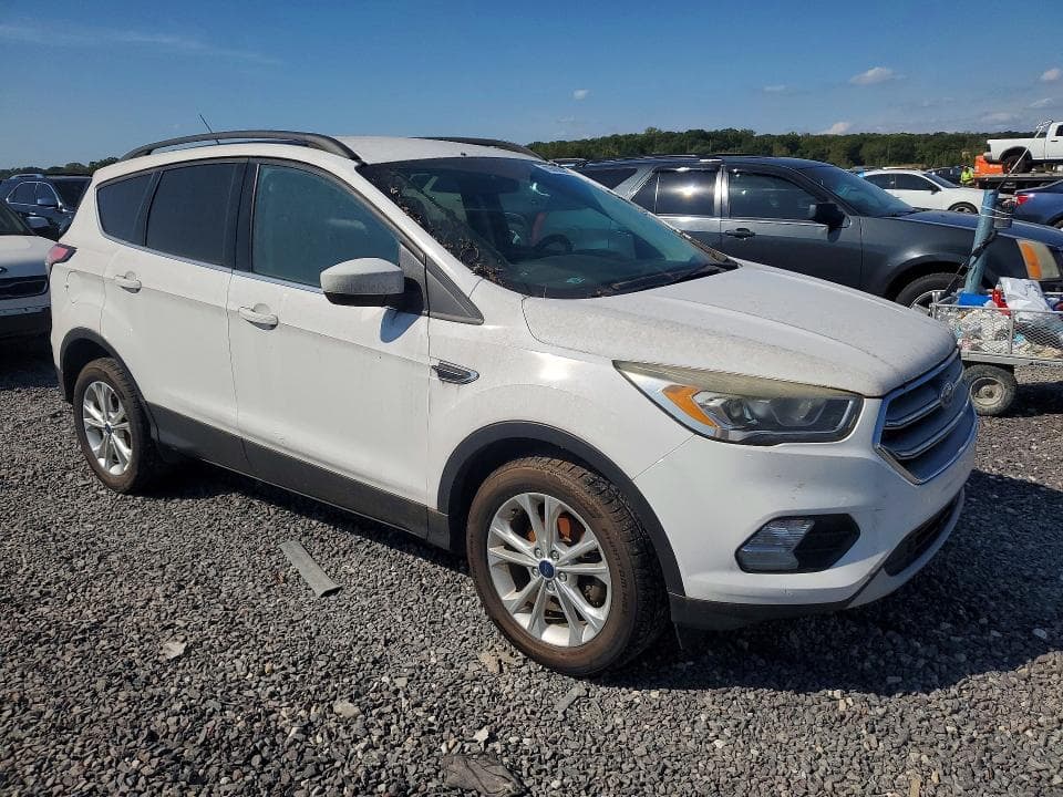 2017 FORD ESCAPE SE 4