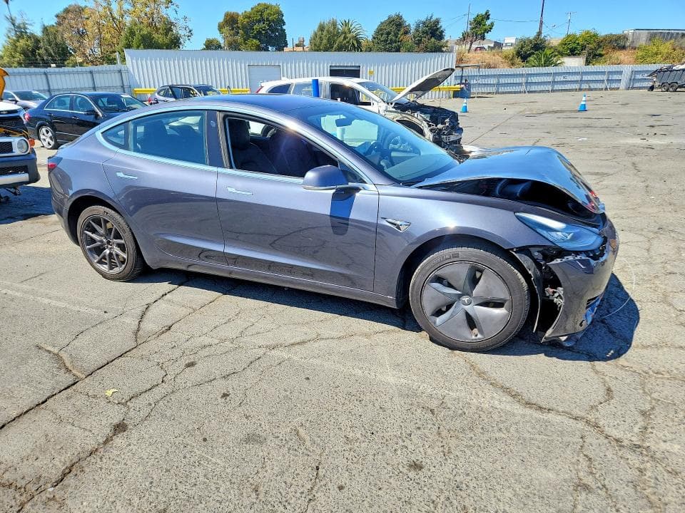 2018 TESLA MODEL 3 4