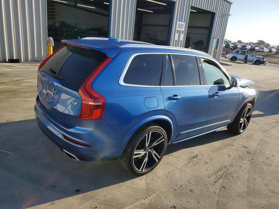 2018 VOLVO XC90 T6 3