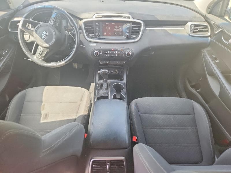 2017 KIA SORENTO LX 8