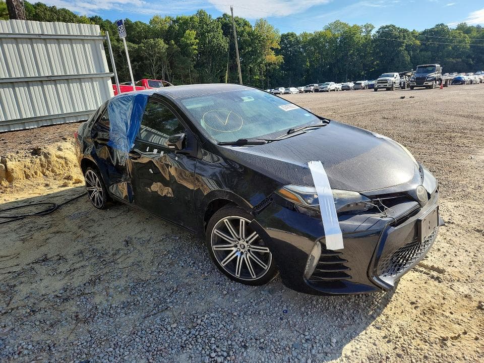 2017 TOYOTA COROLLA SE 4