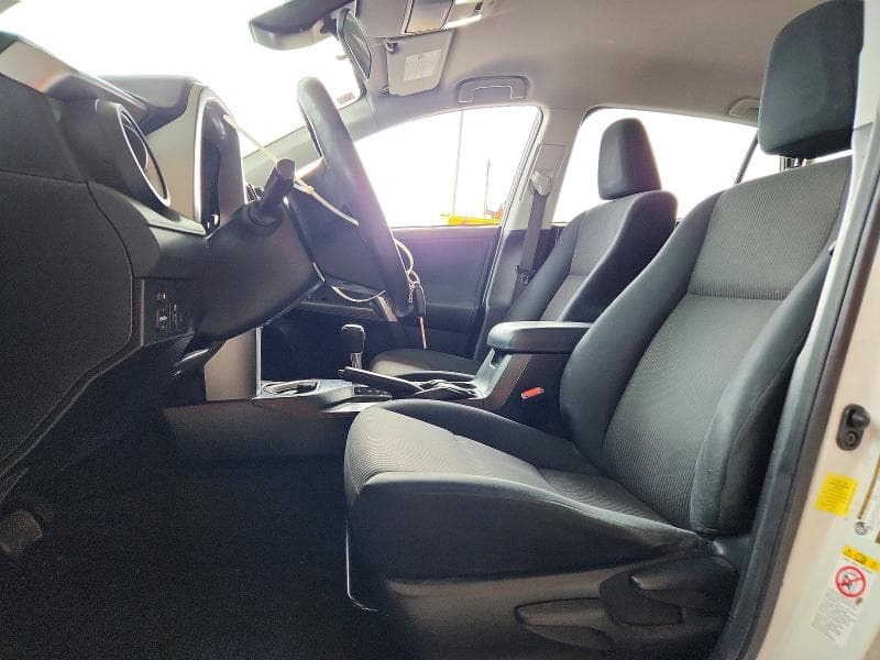 2017 TOYOTA RAV4 LE 7