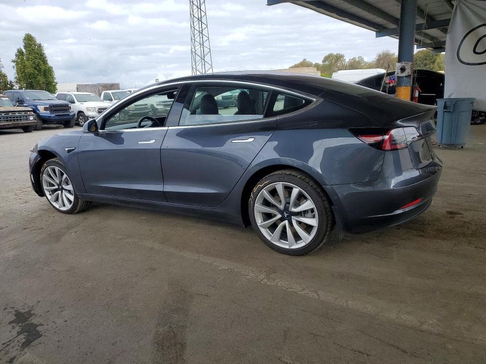 2018 TESLA MODEL 3 2