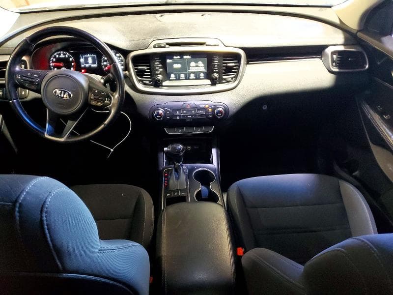 2017 KIA SORENTO LX 8