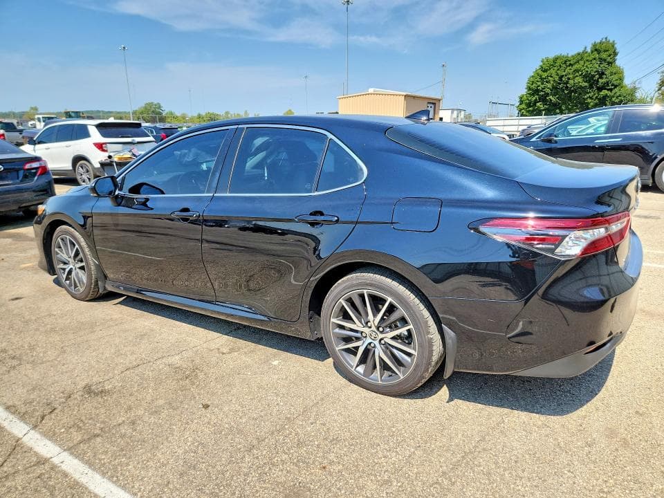 2024 TOYOTA CAMRY XLE 2