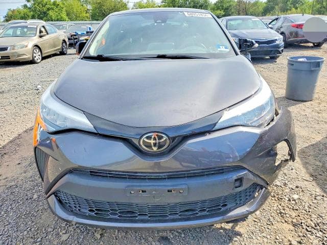 2020 TOYOTA C-HR LE 5