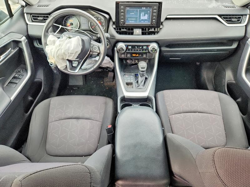 2019 TOYOTA RAV4 XLE 8