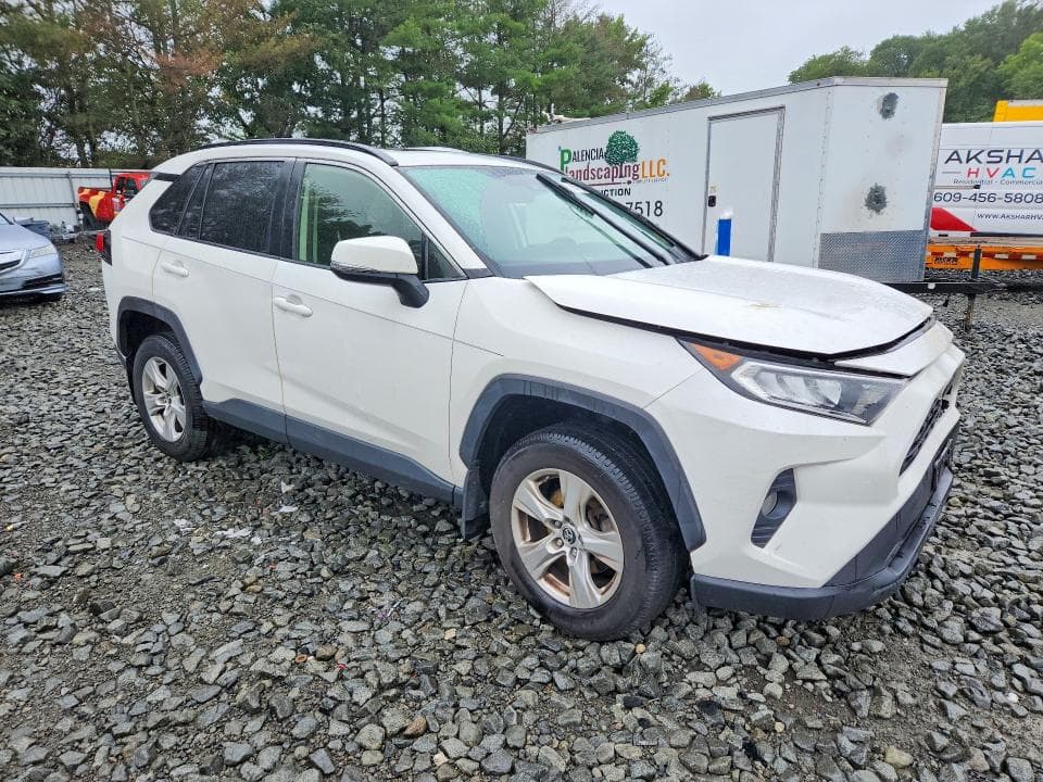 2019 TOYOTA RAV4 XLE 4