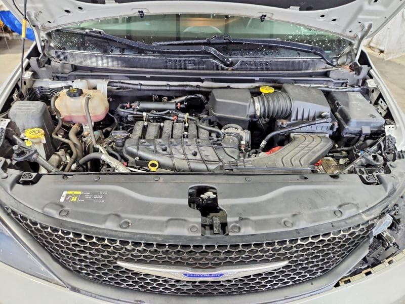 2019 CHRYSLER PACIFICA L 12