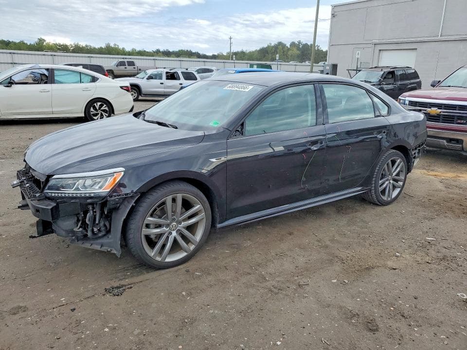 2018 VOLKSWAGEN PASSAT S - 1
