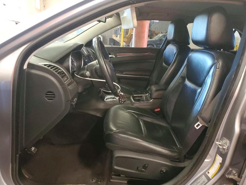 2017 CHRYSLER 300 LIMITED 7