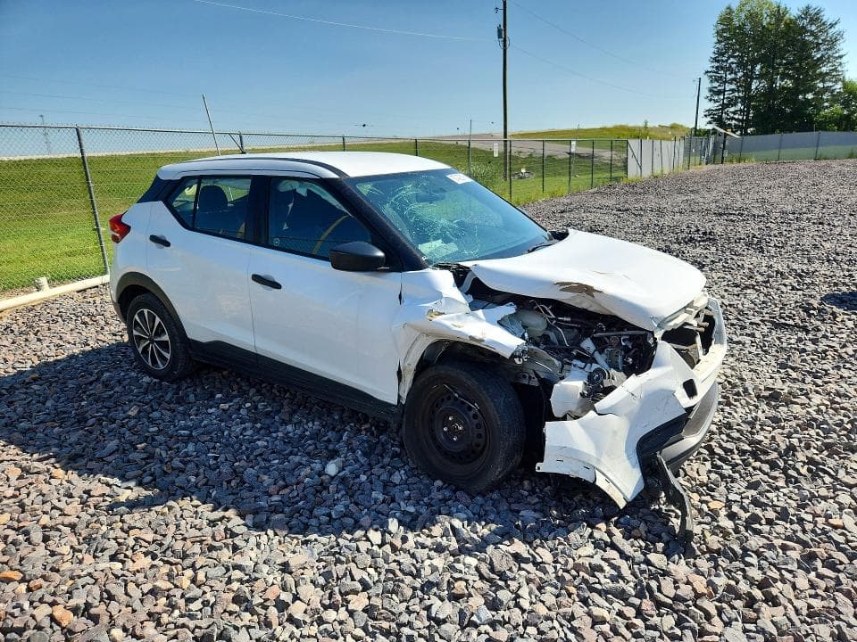 2019 NISSAN KICKS S 4