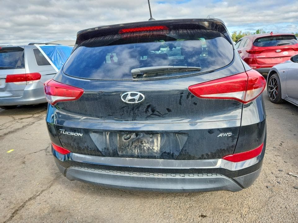 2017 HYUNDAI TUCSON SE 6