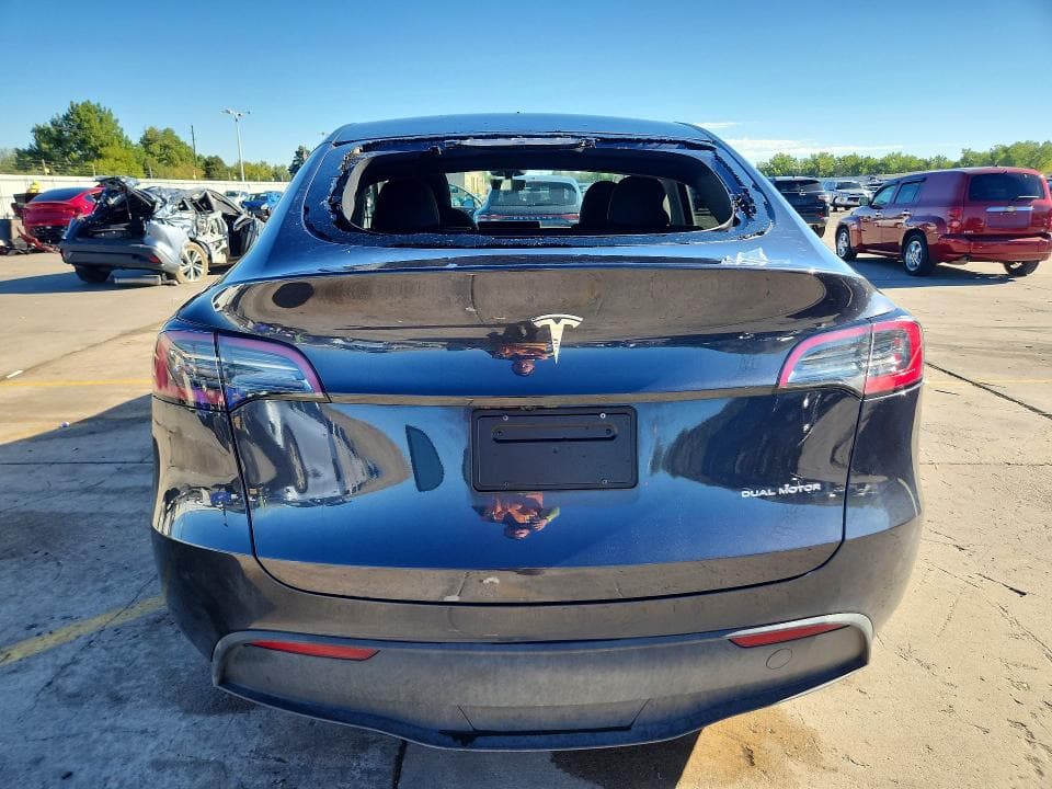 2024 TESLA MODEL Y 6