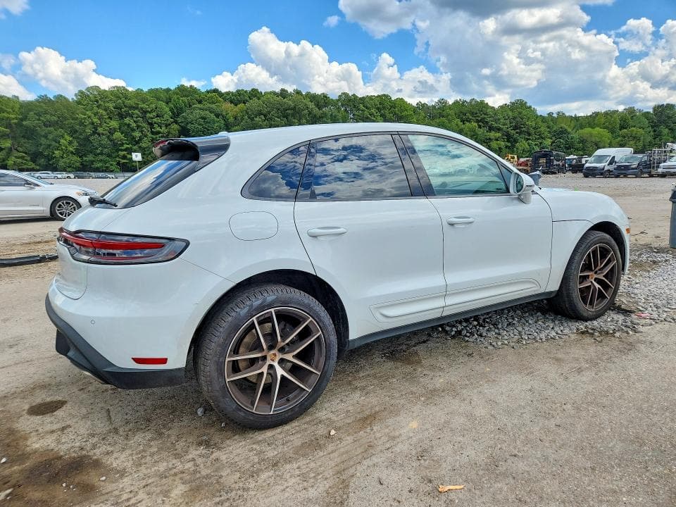 2023 PORSCHE MACAN BASE 3