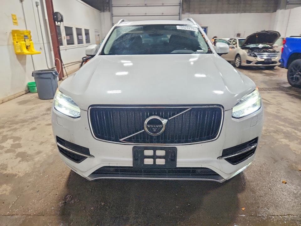 2017 VOLVO XC90 T6 5