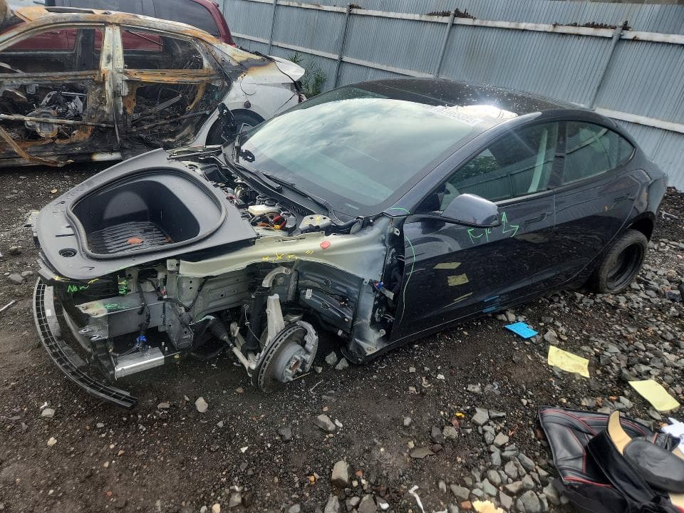 2025 TESLA MODEL 3 - 1