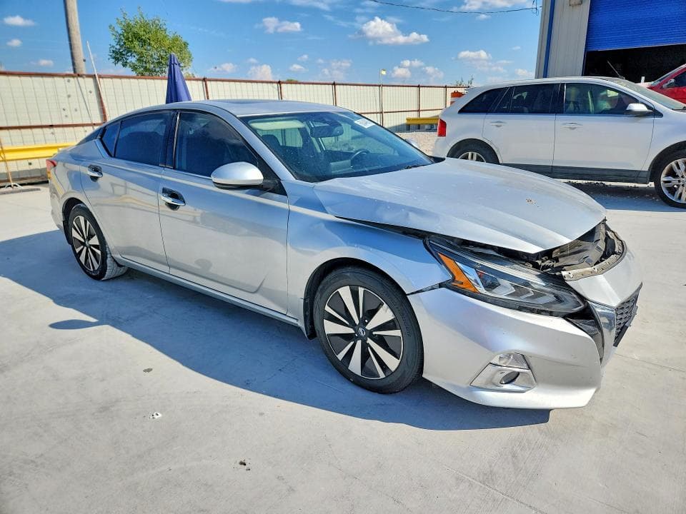 2019 NISSAN ALTIMA SV 4