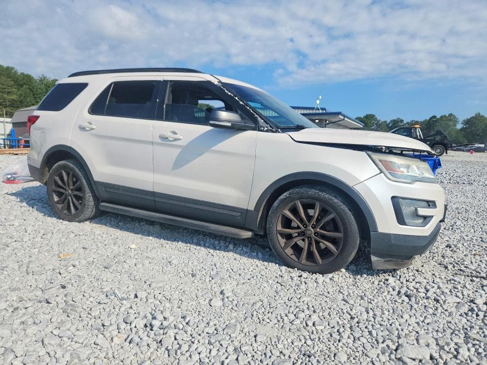 2017 FORD EXPLORER XLT 4