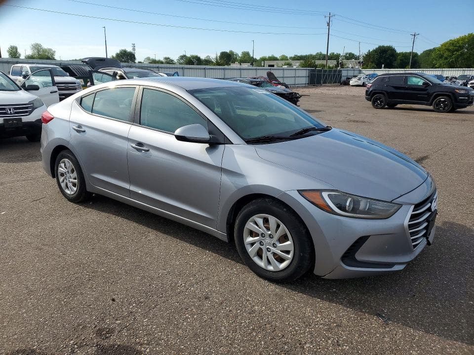 2017 HYUNDAI ELANTRA SE 4