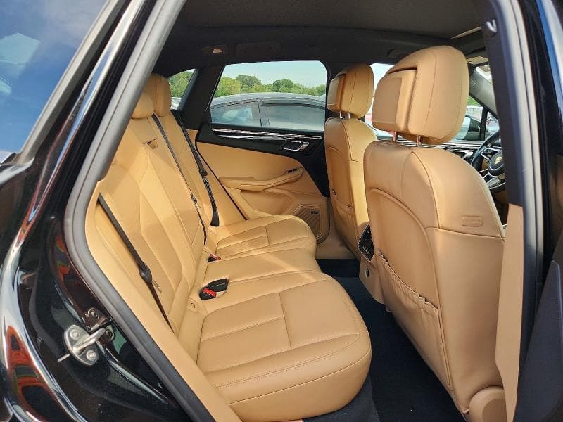 2017 PORSCHE MACAN 11