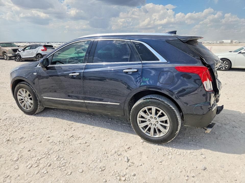 2017 CADILLAC XT5 2