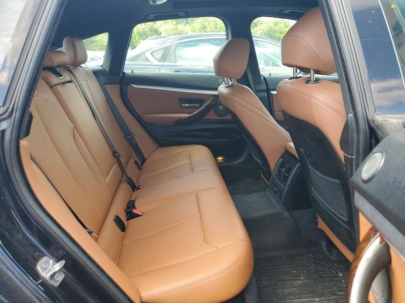 2017 BMW 330 XIGT 10