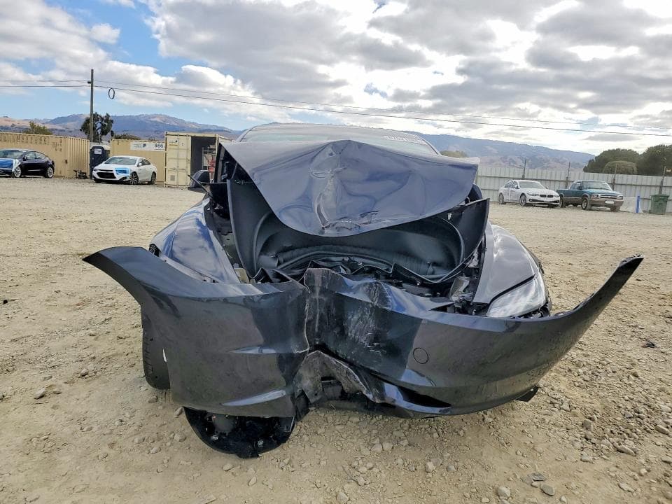 2026 TESLA MODEL 3 5