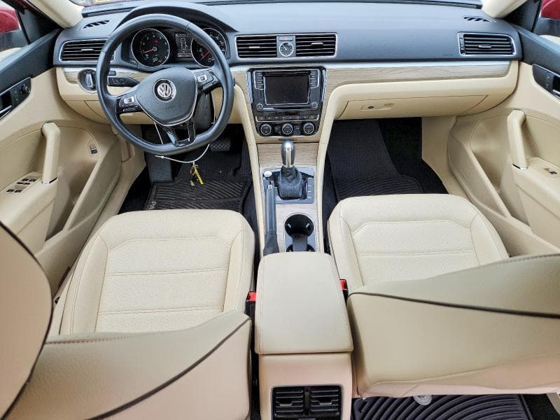 2017 VOLKSWAGEN PASSAT SE 8