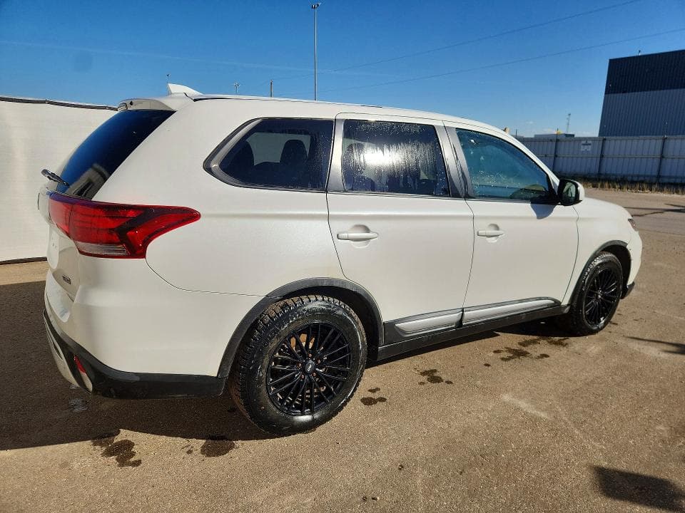 2020 MITSUBISHI OUTLANDER ES 3