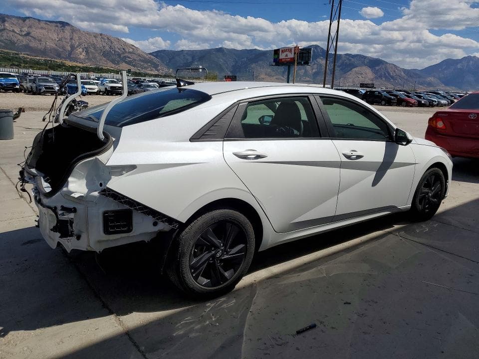 2022 HYUNDAI ELANTRA SEL 3