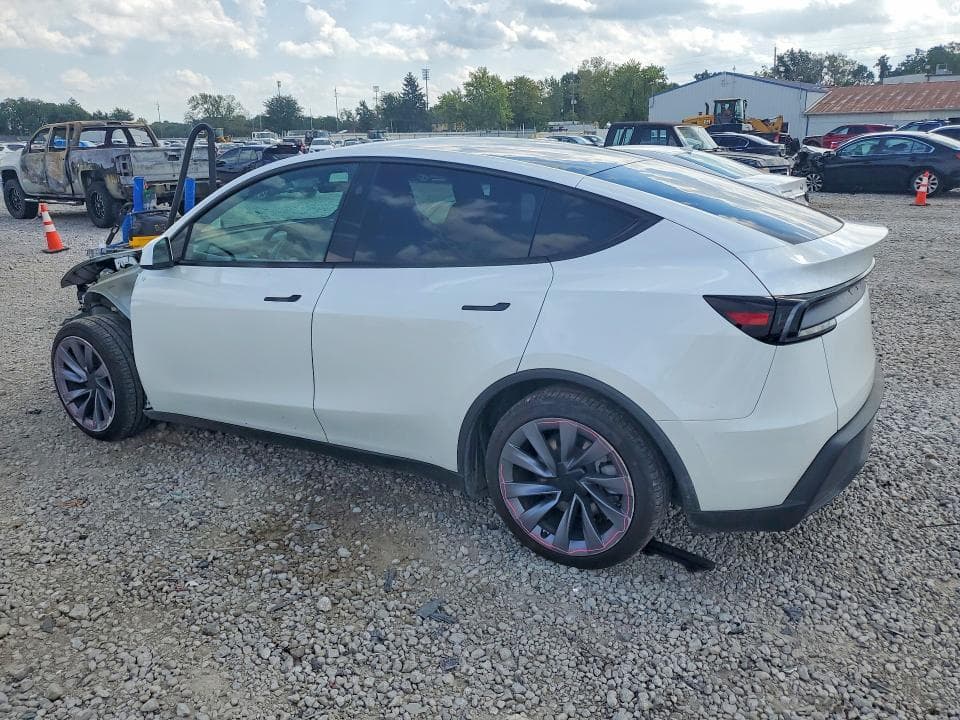 2026 TESLA MODEL Y 2